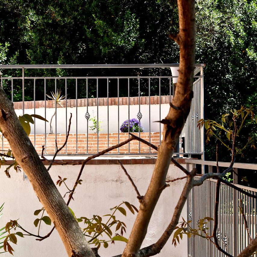 Particolare giardino con terrazzino App5